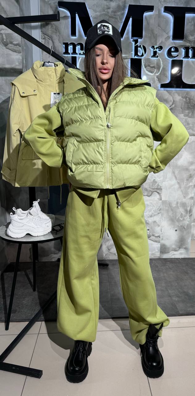 Костюм тройка