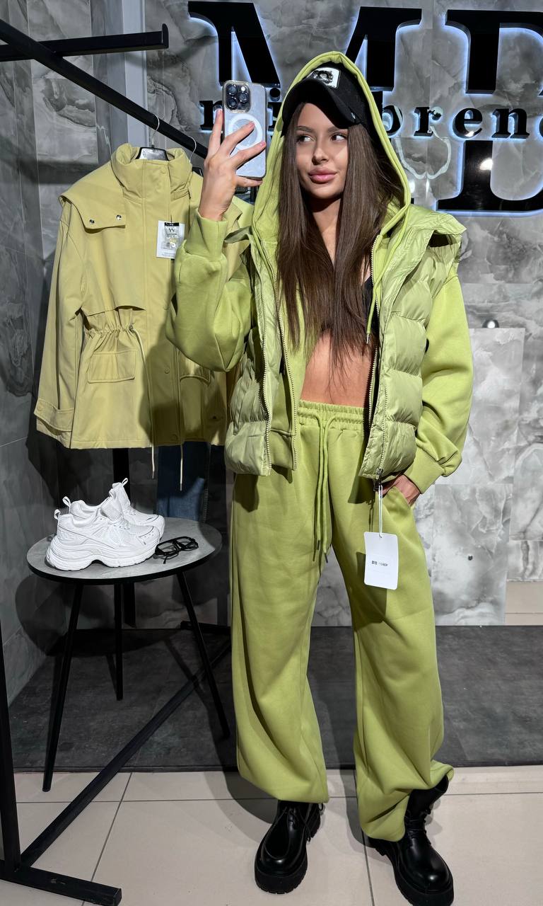 Костюм тройка